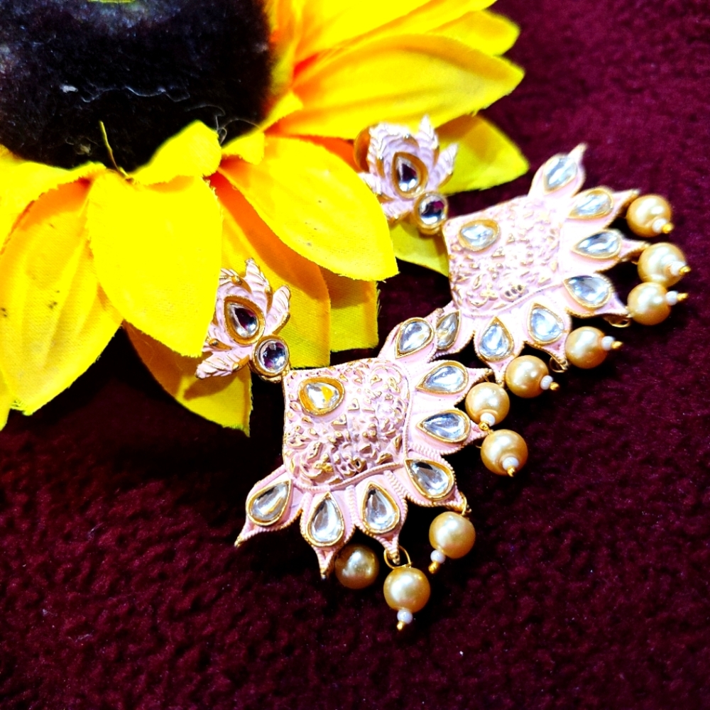 Earring - Picture 1 of 3